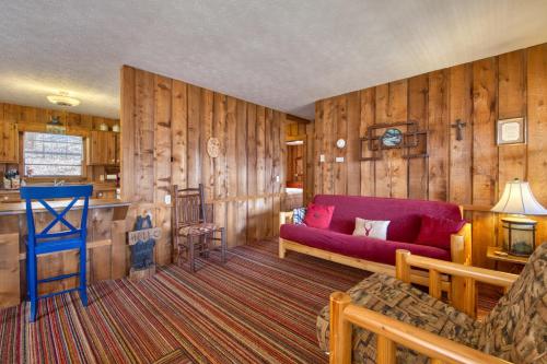 Taras Dream Mountain Cabin in Canton, USA