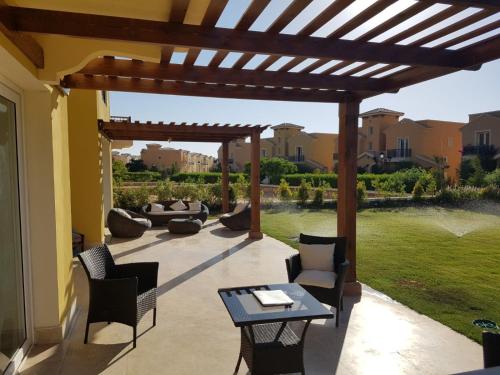 Diplomats Villa 5 Bedrooms at Mountain View Diplomats North Coast Egypt Sahel Sa7el in 자위야트 아일라트 누