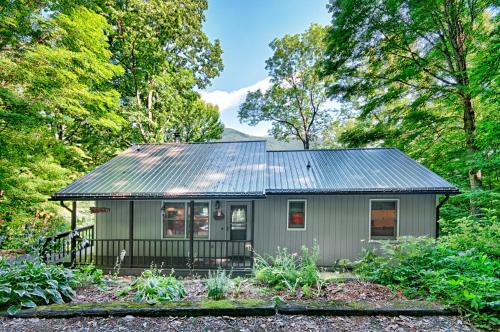 Bella Vista - Hot Tub and Pet Friendly in Maggie Valley, USA