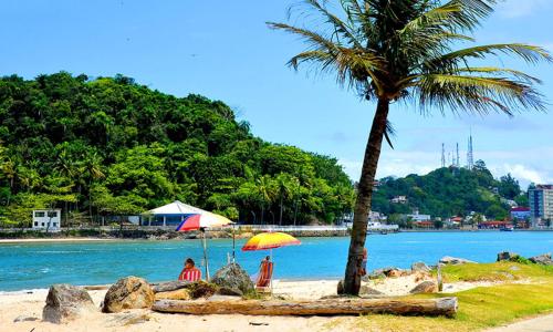Casa com piscina , churrasqueira, Wi-Fi, em rua de Areia a 1km da praia, bairro sussegado, proibido  in ชาร์ดิงดาสปาลเมย์ราส