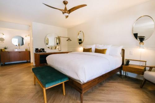 Oasis Hotel Palm Springs - image 9