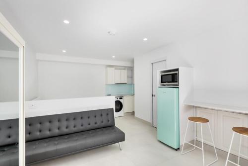 New studio apartment in Surry Hills photo