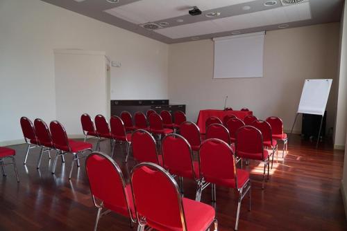 克雷莫纳皇宫酒店 