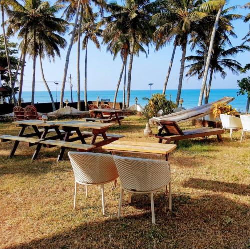 Vibes Beach House - Varkala