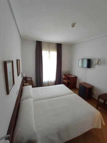 Hotel ELE Acueducto - image 2
