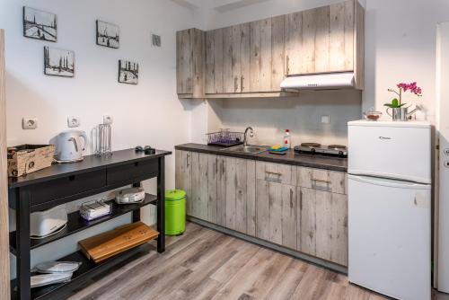 Ground Studio in bohemian Psiri in the historic center-In Vivo Apartments, Athen (Foto 6)