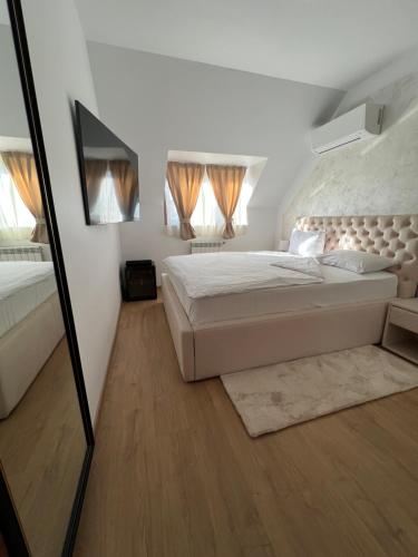 Superior Double Room image 7