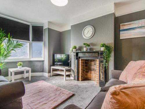 Pass the Keys 4 Bed Townhouse Close to Centre with Private Garden gîte à louer Canterbury East Railway Station