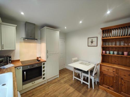 Birdsong Rural Winchester Twyford - 2BR, 5BR, 7BR - sleeps upto 16