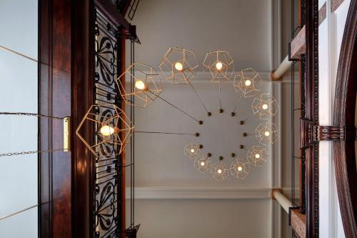 Roomzzz Manchester Corn Exchange - image 2