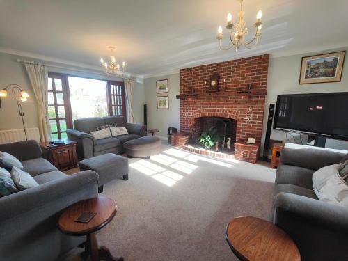Mallard Cottage Sleeps 5 Rural Winchester Twyford - image 3