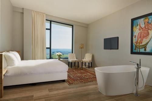 1 queen bed