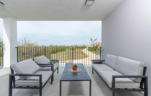 Balkons/terase, Villa Lucia with Jacuzzi and Private Pool in Kadumi