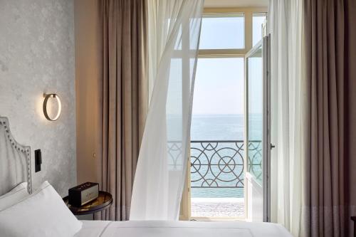 Junior Suite Sea Front with Balcony