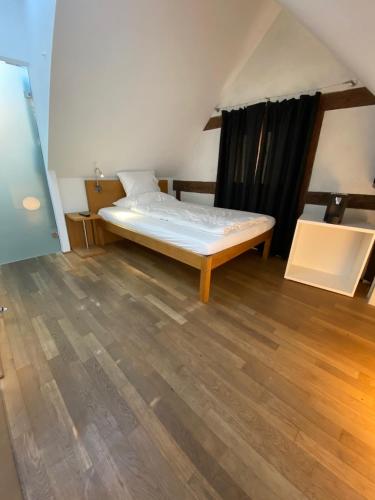 Superior Single Room image 9