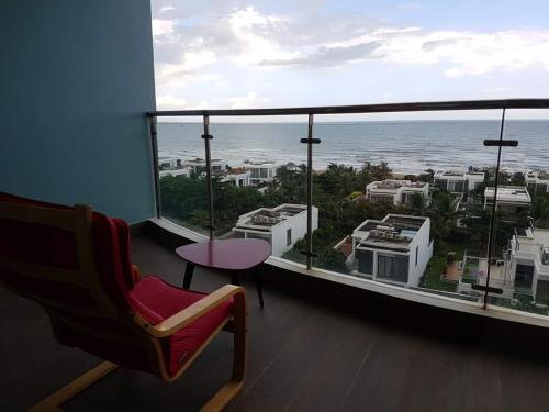 ARIA RESORT-FREE SWIMMING POOL, Relax by sea Hồ bơi miên phí và bãi tắm riêng, 40m ra biển