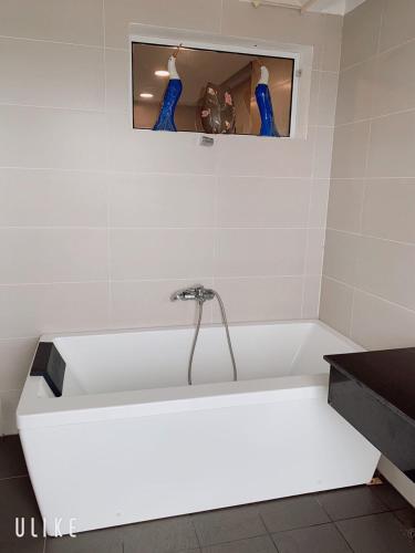 ARIA RESORT-FREE SWIMMING POOL, Relax by sea Hồ bơi miên phí và bãi tắm riêng, 40m ra biển