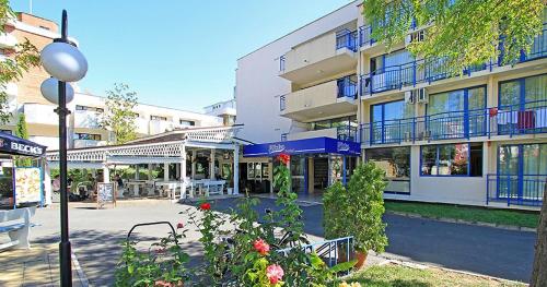 Hotel Pliska - image 2