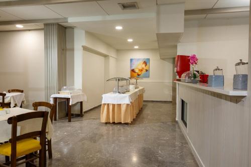 Asterion Hotel - image 6