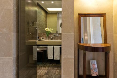 The Ashbee Hotel - image 4
