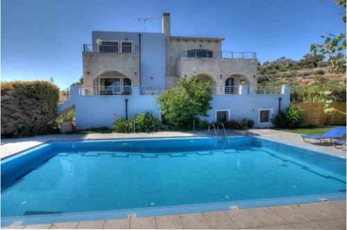 Amazing Villa Arios, Adelianos Kampos