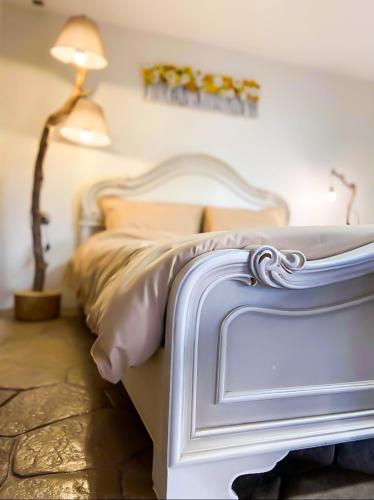 Pistachio Guesthouse, Παραδοσιακός ξενώνας chambre d'hôte Lambrinó