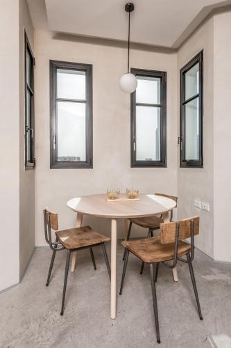 Trendy and cosy apartment / Balcony Trendy and cosy apartment / Balcony