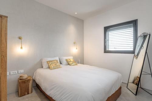 Trendy and cosy apartment / Balcony Trendy and cosy apartment / Balcony