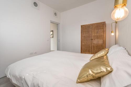 Trendy and cosy apartment / Balcony Trendy and cosy apartment / Balcony