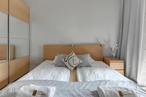 One-Bedroom Apartment image 8