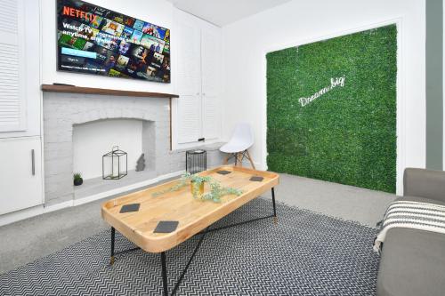 Picture of London House By Yourstays