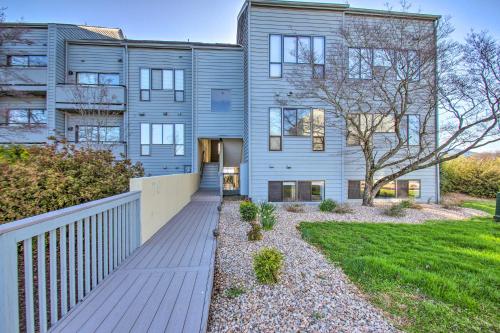 Sun-Filled Condo with Smith Mountain Lake Views