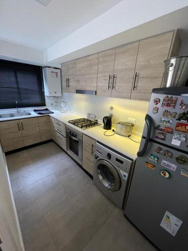 주방, Departamento Moderno - Equipado y Con Cochera Privada in 센터 주변
