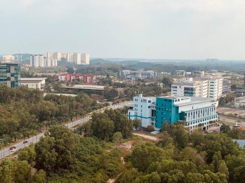 Couple Red Relaxing Gateway Holiday 10 in 사이버자야