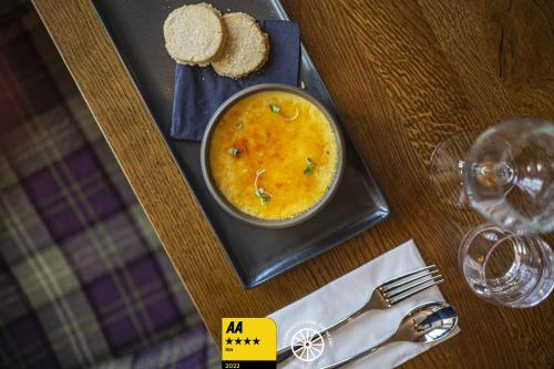 Tudor House Hotel - image 9