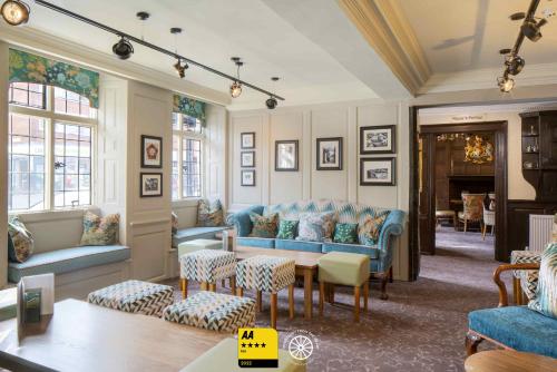 ผับ/เลาจน์, The Tudor House Hotel, Tewkesbury, Gloucestershire - The Coaching Inn Group in ติวเกสเบอรี