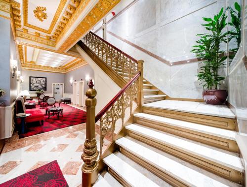 Radio City Apartments - image 3