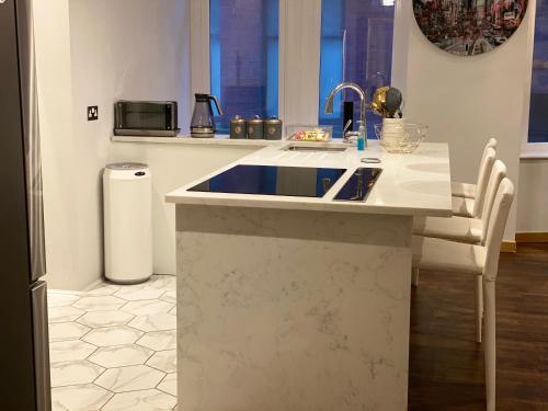 2 bed Chic Apartment in Glasgow City Centre, Glasgow (foto 3)
