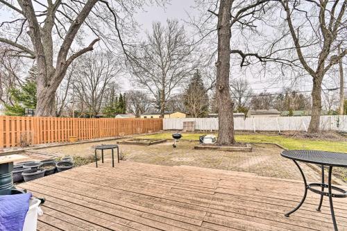 Bright Ann Arbor Home with Yard, 3 Mi to U of M in Ann Arbor, USA