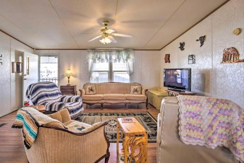 Cozy Yuma Retreat with Furnished Patio and Grill!