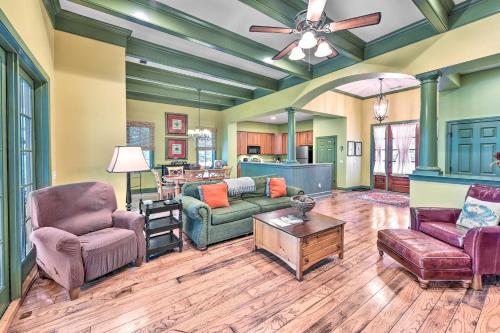 7 Mi to Beach Bluffton Cottage with Furnished Patio in บลัฟฟ์ตัน (SC)