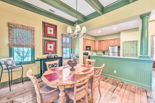 7 Mi to Beach Bluffton Cottage with Furnished Patio in บลัฟฟ์ตัน (SC)