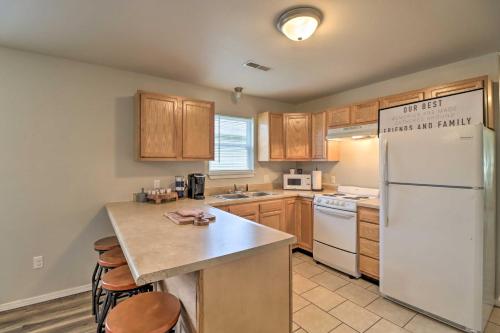 Cozy West Plains Home Near Shopping and Dining! photo 1