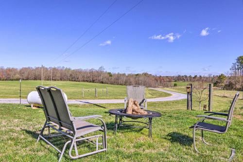 Farmhouse on the Hill NC - Home with Fire Pit! in Shelby (NC)