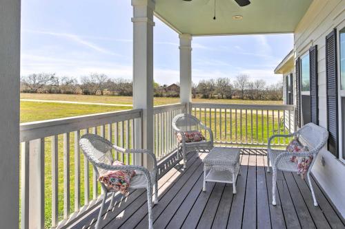 Spacious Texas Getaway w/ Fire Pit & Pond! in Yorktown (TX)
