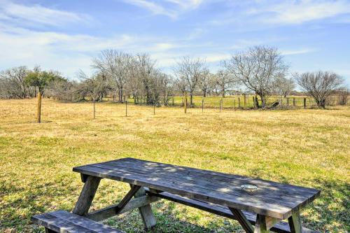 Spacious Texas Getaway with Fire Pit and Pond!