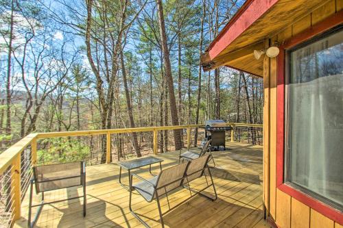 Cozy Shenandoah Valley Home with Wooded Views! - Basye
