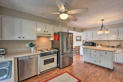 Lakefront Lavonia Cottage with 2-Story Dock! in Lavonia, USA