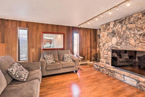 Cozy Fairbanks Condo Less Than 3 Mi to Golden Heart!