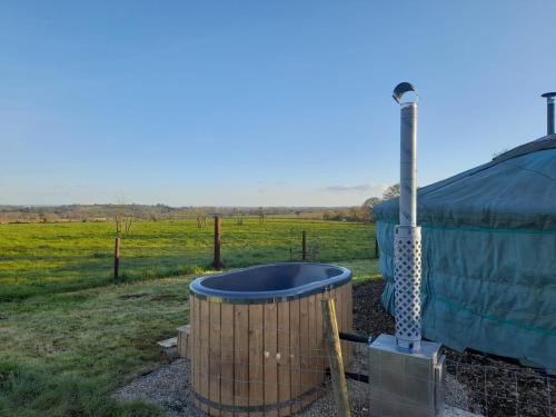 Beautiful Rural Yurt with Fire pit near Bruton - image 4